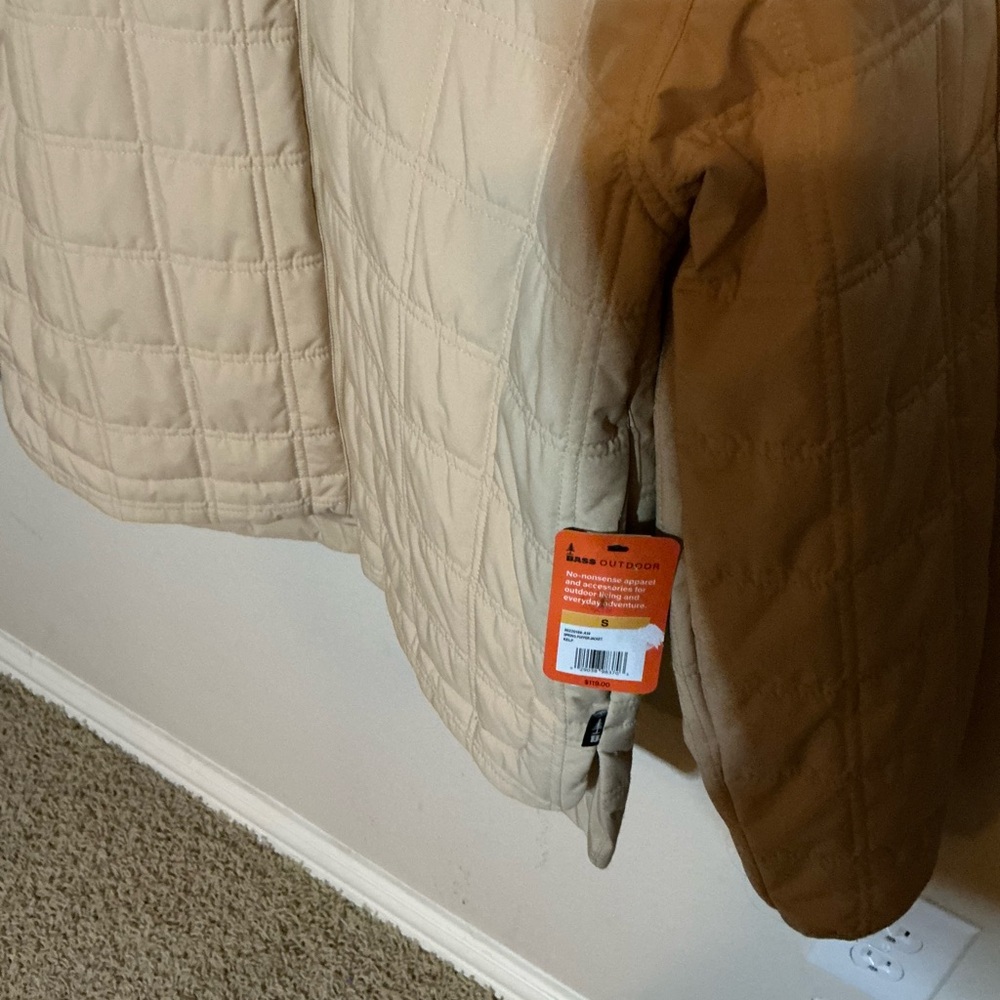 Bass Outdoor Women's Spring Oversized Quilted Puffer Jacket - Picture 5 of 8